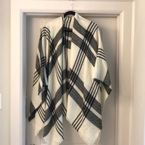 Black and white shawl